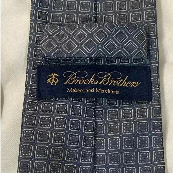 Brooks Brothers  men 100% silk grey Y2K pattern necktie - Picture 2 of 5